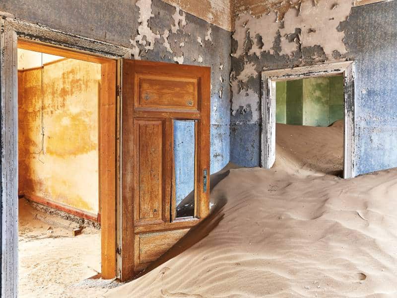 Sandgefülltes Haus Kolmanskuppe Namibia 